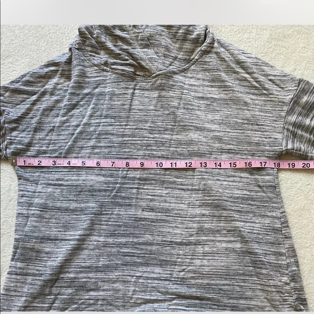 🎉4/$25 Gilligan & O'Malley Sleepwear Gray Stripe Hooded Lounge Wear Shirt XS - Picture 4 of 5